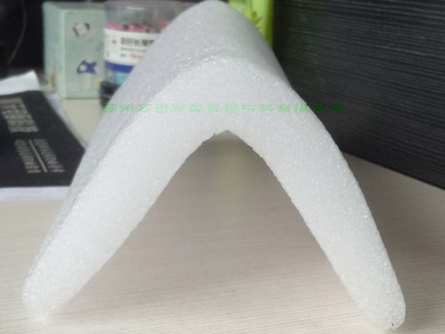 Perfil protector de espuma EPE en L